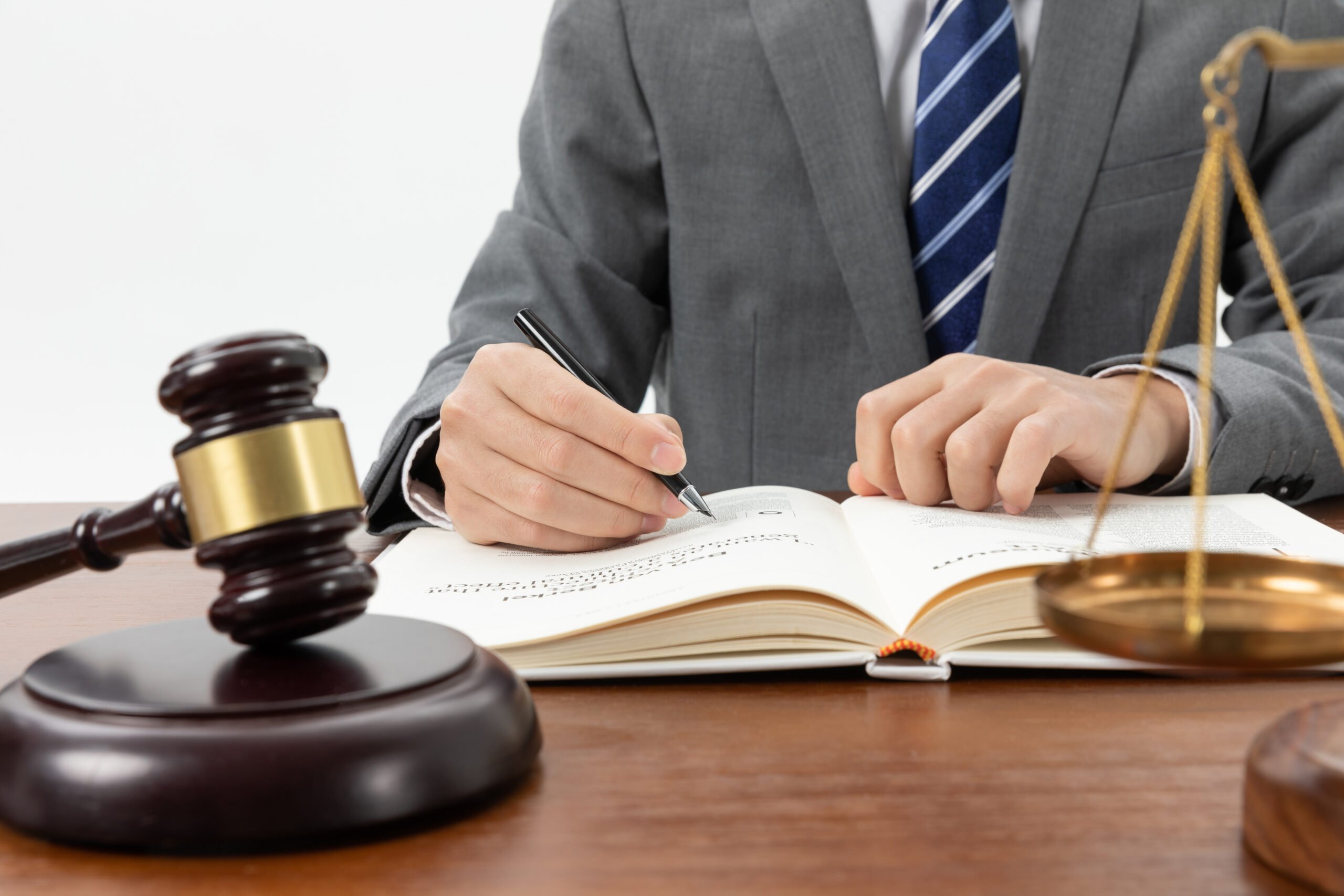 Advocacia Civil e Direitos Primordiais do Cidadão: Entendendo suas Bases Fundamentais 3 Macro Advocacia - Advogado em Avaré - OAB-SP: 251.829 Advocacia Civil e Direitos Primordiais do Cidadão: Entendendo suas Bases Fundamentais - Macro Advocacia